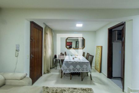 Sala de casa de condomínio para alugar com 2 quartos, 98m² em Boqueirão, Curitiba