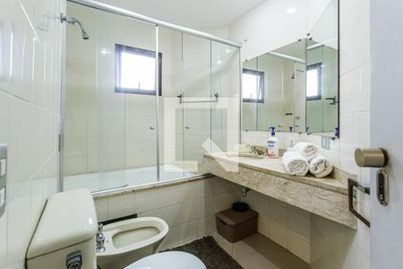Banheiro de apartamento à venda com 1 quarto, 42m² em Vila Nova Conceição, São Paulo