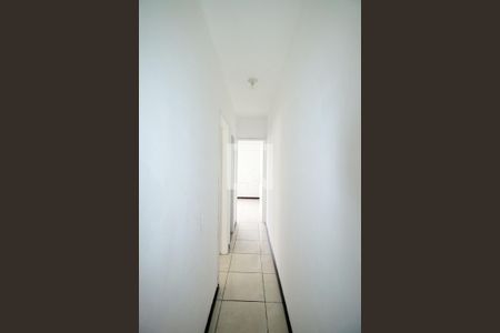 Corredor de apartamento para alugar com 2 quartos, 70m² em Irajá, Rio de Janeiro