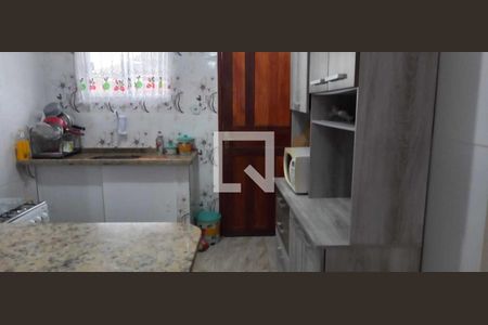 Cozinha de casa de condomínio para alugar com 2 quartos, 48m² em Bairro Nova Califórnia, Cabo Frio