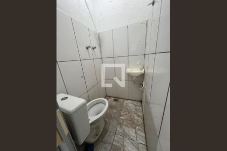 Banheiro de kitnet/studio para alugar com 1 quarto, 11m² em Santo Andre, Belo Horizonte