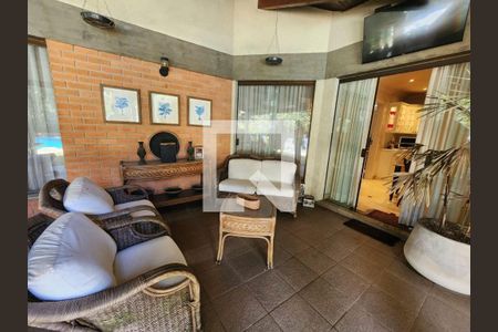 Casa à venda com 3 quartos, 350m² em Morada dos Pinheiros (Aldeia da Serra), Barueri