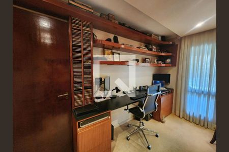 Casa à venda com 3 quartos, 350m² em Morada dos Pinheiros (Aldeia da Serra), Barueri