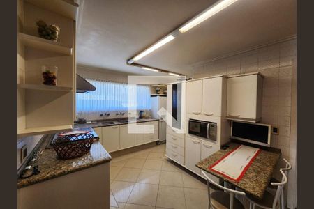 Casa à venda com 3 quartos, 350m² em Morada dos Pinheiros (Aldeia da Serra), Barueri