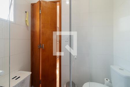 Banheiro da Suíte de casa à venda com 2 quartos, 175m² em Vila Nivi, São Paulo