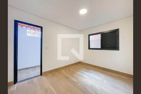 Quarto 1 de casa para alugar com 2 quartos, 100m² em Remédios, Osasco