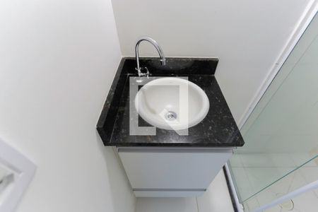 Banheiro de kitnet/studio para alugar com 1 quarto, 37m² em Parada Inglesa, São Paulo