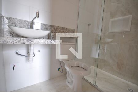Banheiro do quarto suíte de casa à venda com 3 quartos, 86m² em Vila Constança, São Paulo