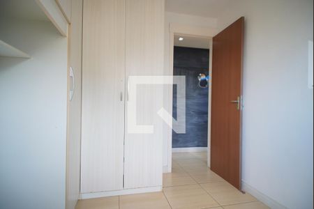 Quarto 1 de apartamento para alugar com 2 quartos, 44m² em Mário Quintana, Porto Alegre