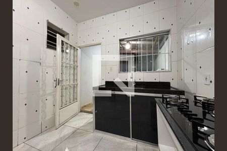 Cozinha de kitnet/studio para alugar com 1 quarto, 30m² em Vale Do Jatoba (Barreiro, Contagem