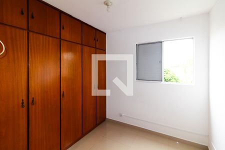 Quarto 2 de apartamento para alugar com 2 quartos, 52m² em Vila Alpina, São Paulo