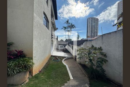 Acesso de casa à venda com 6 quartos, 200m² em City Bussocaba, Osasco