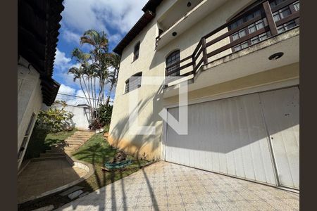 Acesso de casa à venda com 6 quartos, 200m² em City Bussocaba, Osasco