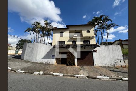 Fachada com Placa de casa à venda com 6 quartos, 200m² em City Bussocaba, Osasco