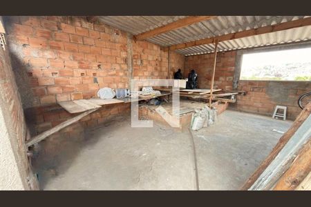 Casa à venda com 4 quartos, 258m² em Parque Xangri-Lá, Contagem