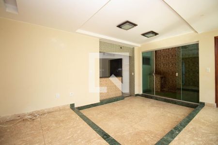 Casa à venda com 7 quartos, 350m² em Condomínio Vivendas Friburgo, Brasília