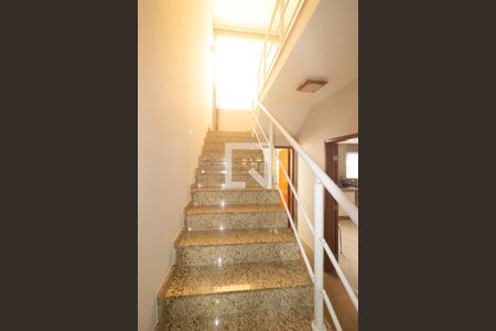 Escada de casa de condomínio à venda com 3 quartos, 250m² em Campo Grande, Rio de Janeiro