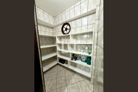 Dispensa de casa à venda com 3 quartos, 315m² em Vila Vitória, Santo André