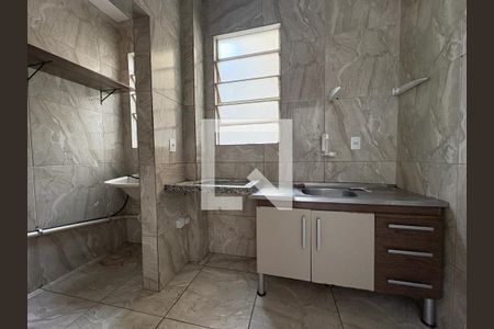 Cozinha de apartamento à venda com 2 quartos, 50m² em Planalto, Belo Horizonte