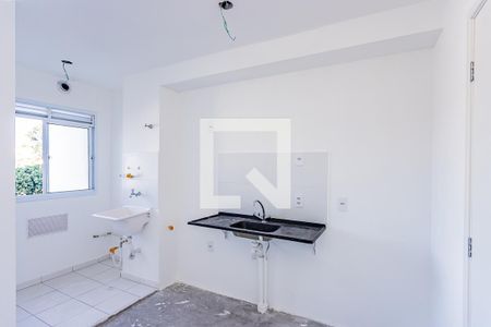 Sala e cozinha e área de serviço de apartamento à venda com 2 quartos, 39m² em Vila Jaraguá, São Paulo