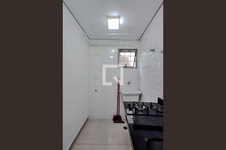 Cozinha e Área de Serviço de kitnet/studio para alugar com 1 quarto, 30m² em Vila Monumento, São Paulo