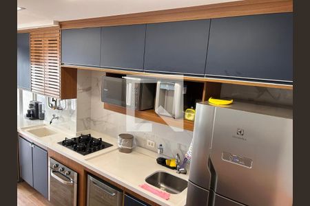Cozinha de apartamento à venda com 2 quartos, 63m² em Vila Anastácio, São Paulo