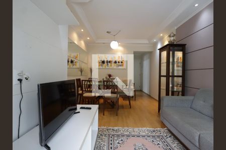 Sala de apartamento à venda com 3 quartos, 69m² em Vila Suzana, São Paulo
