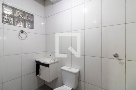Banheiro de casa para alugar com 1 quarto, 2147483647m² em Jardim Rosana, Guarulhos