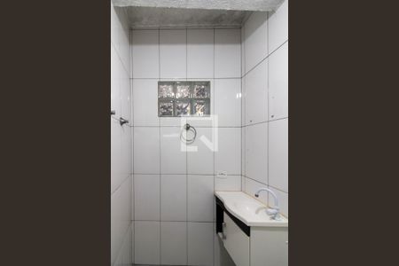 Banheiro de casa para alugar com 1 quarto, 2147483647m² em Jardim Rosana, Guarulhos