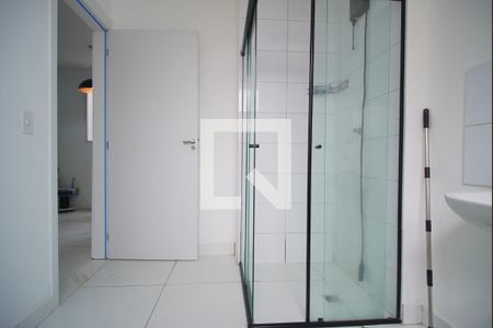 Banheiro de apartamento para alugar com 1 quarto, 39m² em Rubem Berta, Porto Alegre