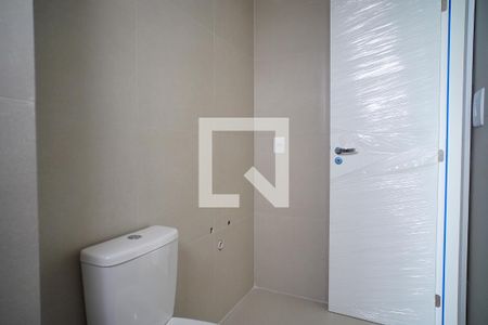 Banheiro suíte de apartamento à venda com 3 quartos, 89m² em Vila Ipiranga, Porto Alegre