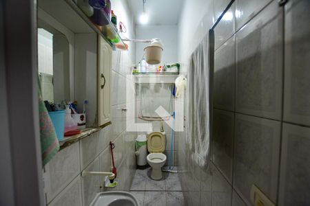 BANHEIRO (CASA 1) de casa à venda com 4 quartos, 125m² em Jardim Raposo Tavares, São Paulo
