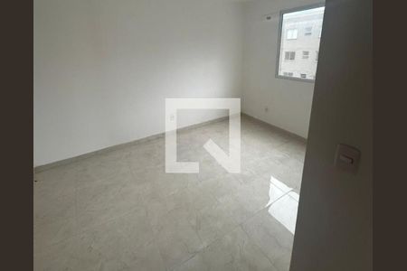 Quarto 1 de apartamento para alugar com 2 quartos, 42m² em Jardim Alvorada, Nova Iguaçu