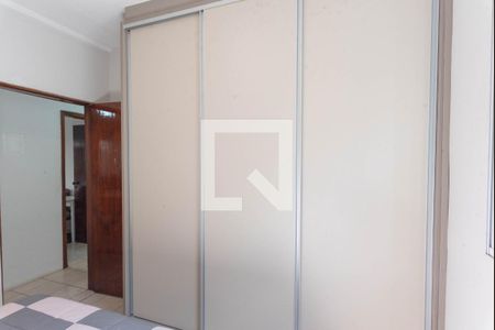 Suíte de casa à venda com 3 quartos, 360m² em Vila Aeroporto, Campinas