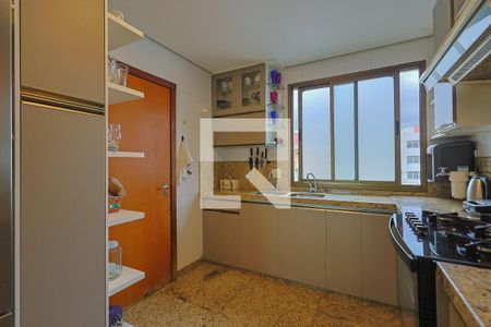 Apartamento à venda com 5 quartos, 374m² em Santa Lúcia, Belo Horizonte