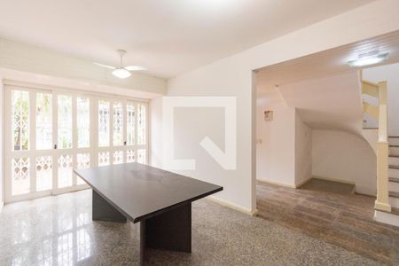 Casa para alugar com 4 quartos, 250m² em Centro, Canoas