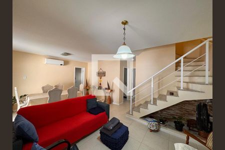 Sala de casa de condomínio à venda com 5 quartos, 203m² em Recreio dos Bandeirantes, Rio de Janeiro
