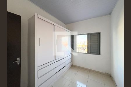 Quarto 1 de casa para alugar com 2 quartos, 50m² em Piqueri, São Paulo