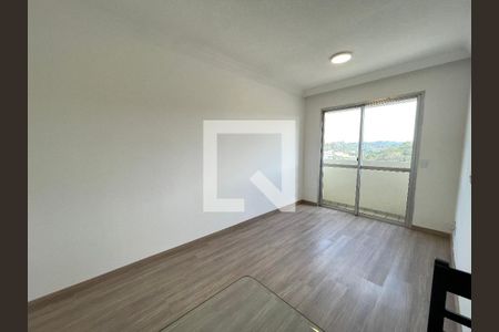 Sala de apartamento para alugar com 3 quartos, 60m² em Conjunto Promorar Raposo Tavares, São Paulo
