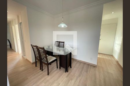 Sala de apartamento para alugar com 3 quartos, 60m² em Conjunto Promorar Raposo Tavares, São Paulo