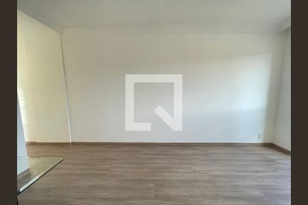 Sala de apartamento para alugar com 3 quartos, 60m² em Conjunto Promorar Raposo Tavares, São Paulo