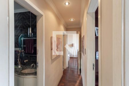 Corredor de apartamento à venda com 3 quartos, 133m² em Carlos Prates, Belo Horizonte