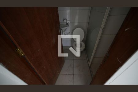 Banheiro Social de kitnet/studio para alugar com 1 quarto, 35m² em Campestre, Santo André