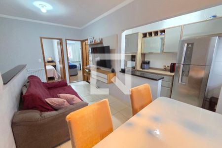 Sala de casa de condomínio para alugar com 2 quartos, 49m² em Vila Tupi, Praia Grande