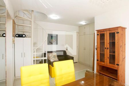 Sala 1 de apartamento à venda com 1 quarto, 70m² em Rio Branco, Porto Alegre