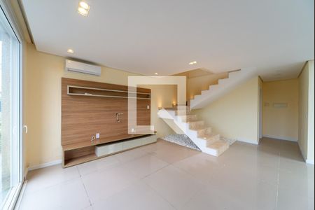 Sala de casa de condomínio para alugar com 3 quartos, 235m² em São Lucas, Viamão