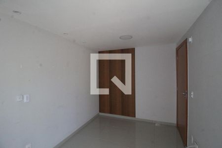 Sala de apartamento para alugar com 2 quartos, 40m² em Jardim Alvorada, Nova Iguaçu