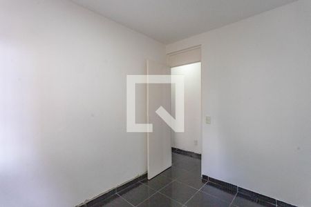Quarto 1  de apartamento para alugar com 2 quartos, 48m² em Jardim Gazuza, Diadema