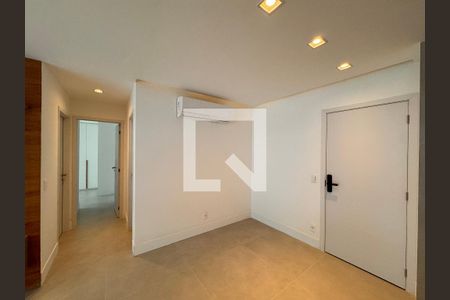 Sala de apartamento para alugar com 2 quartos, 85m² em Recreio dos Bandeirantes, Rio de Janeiro