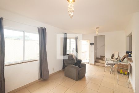 Sala de casa de condomínio para alugar com 2 quartos, 70m² em Campo Grande, Rio de Janeiro